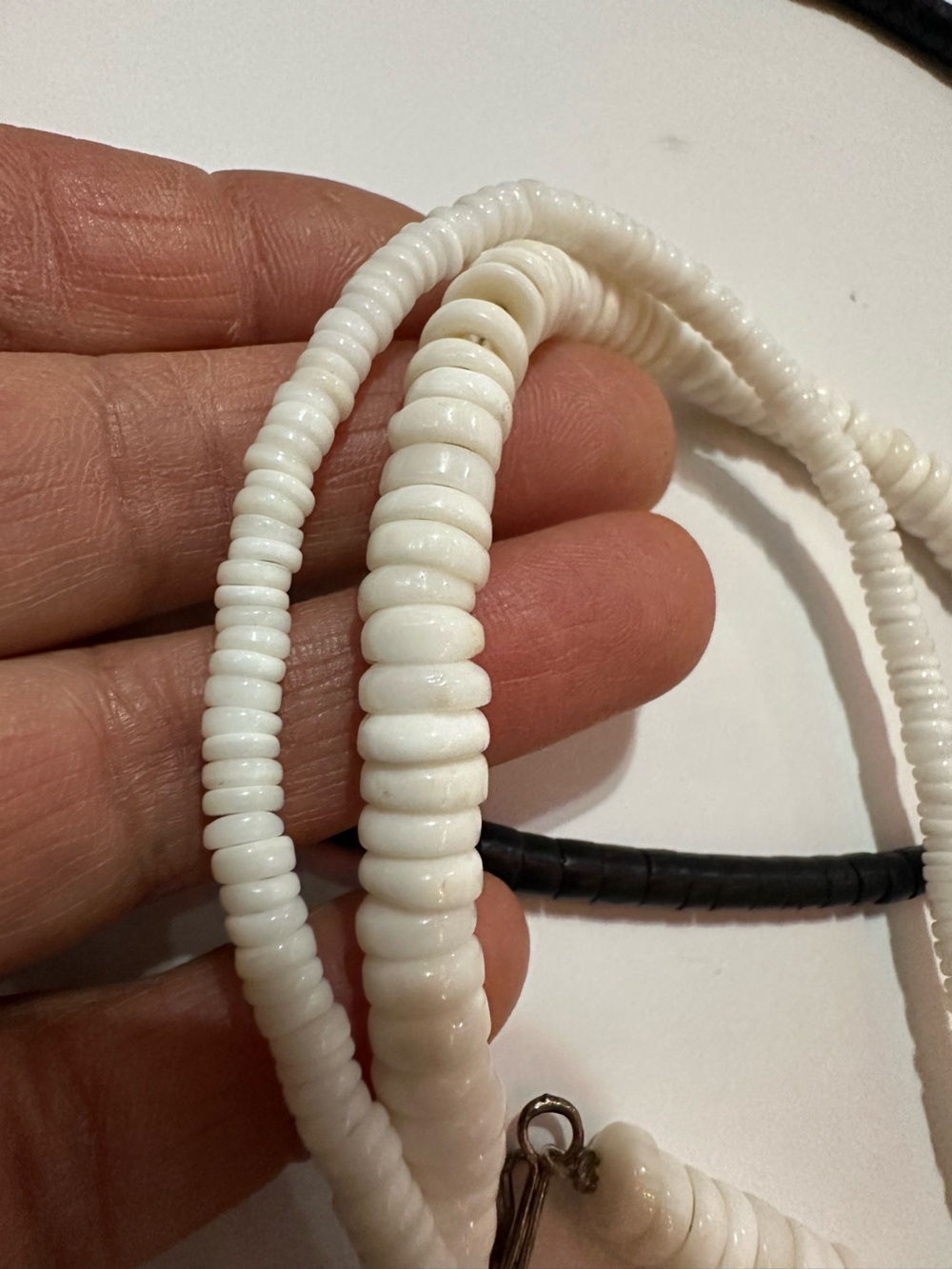Hand made Shell necklaces + 1 shell bracelet - Picture 5 of 9